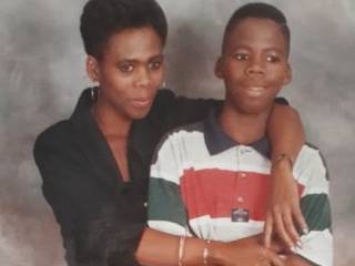 What’s Hot: Celebrities praise their mothers